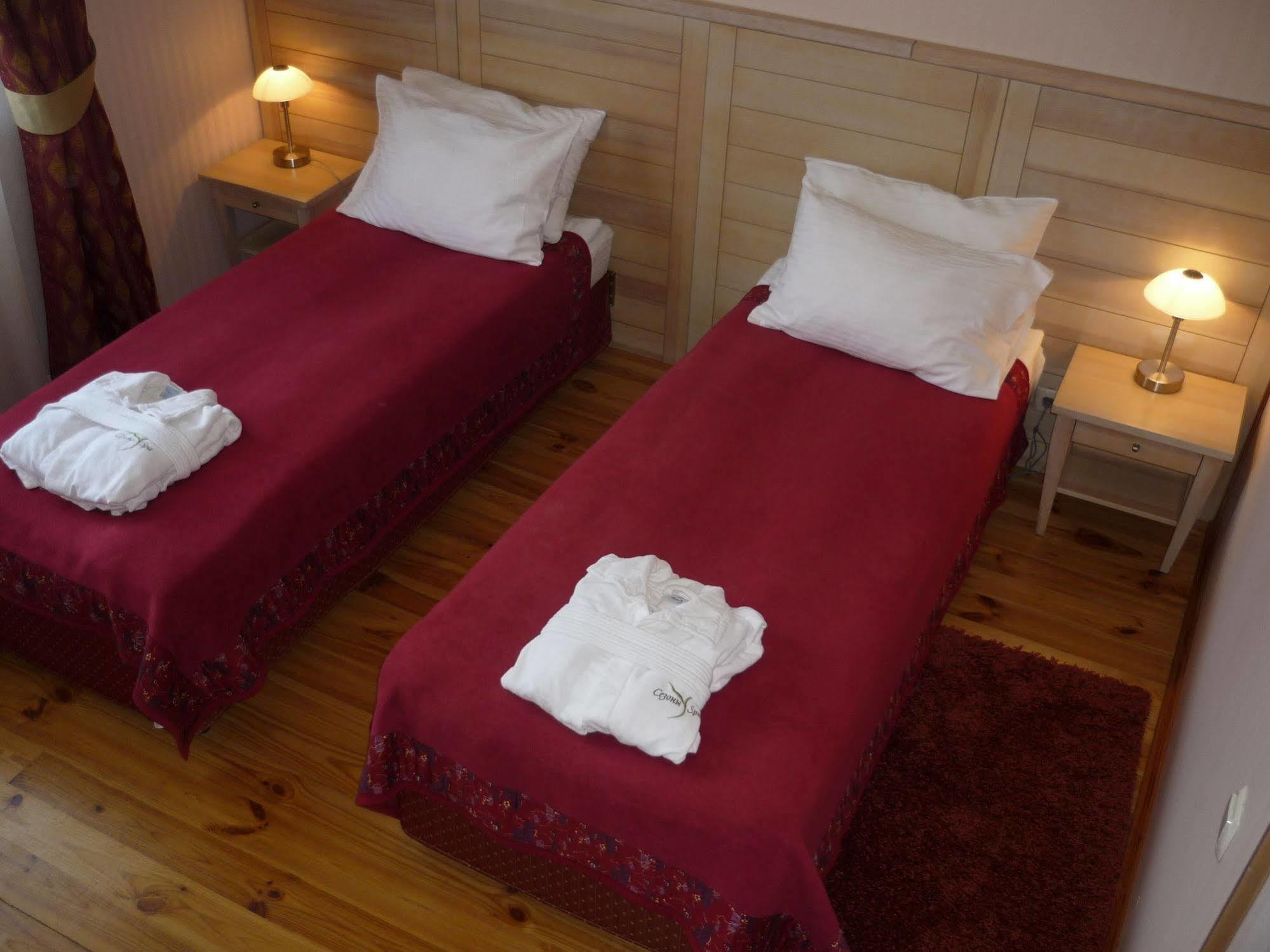 Seasons Spa Boutique Hotel Kozyn Exterior photo