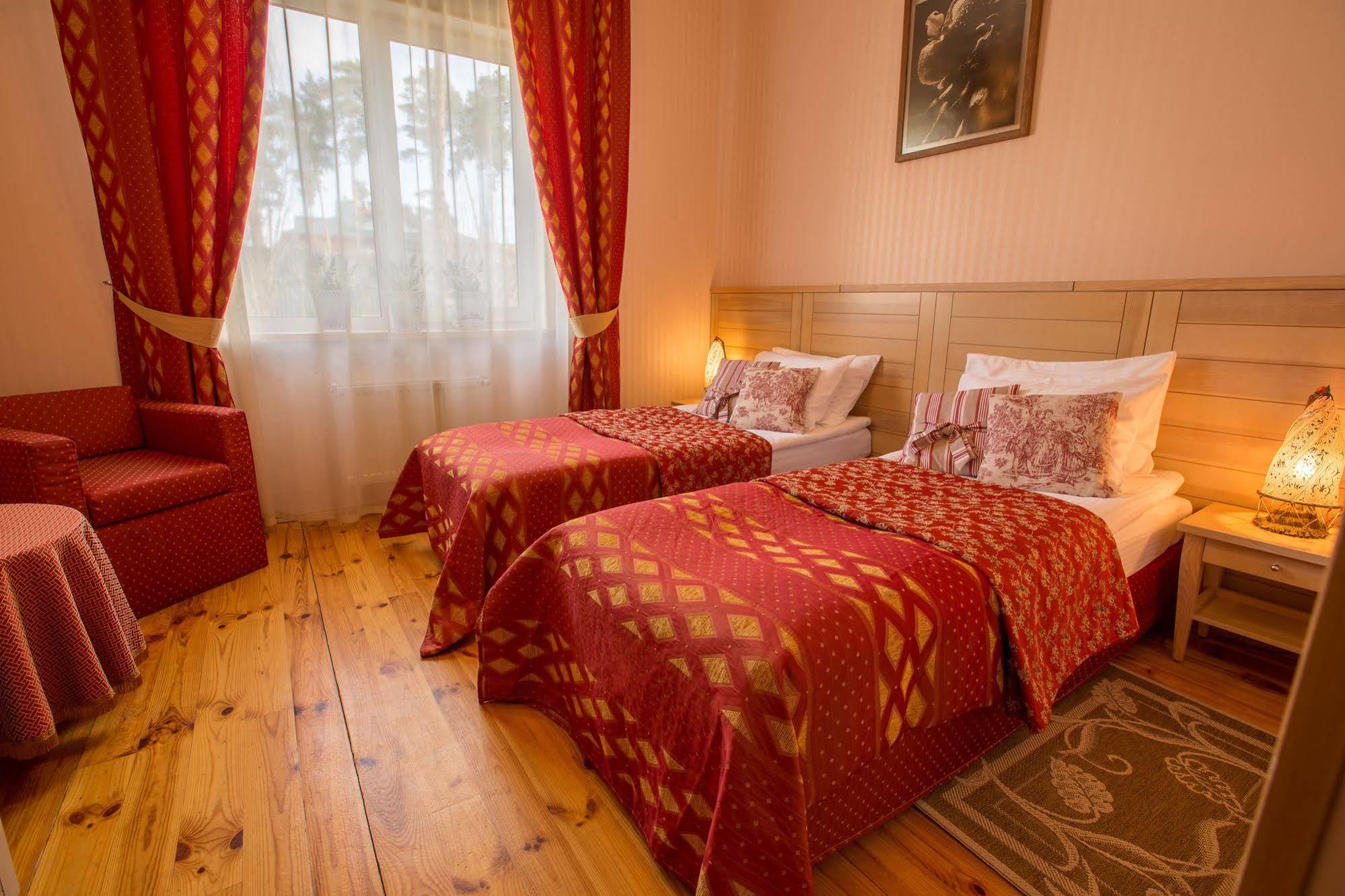 Seasons Spa Boutique Hotel Kozyn Exterior photo